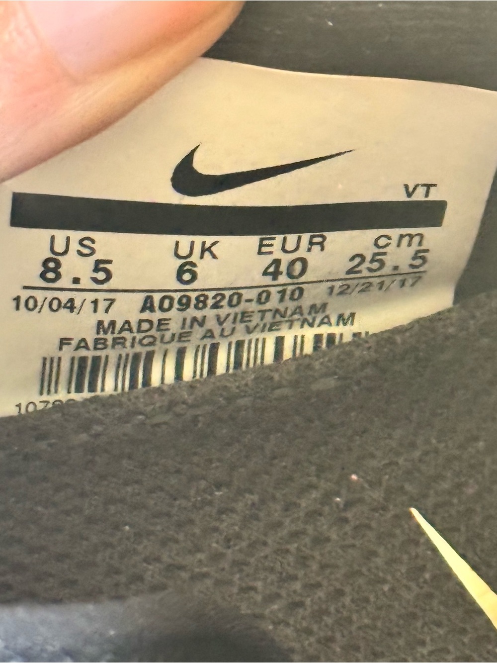 Nike Odyssey React in the "Triple Black" 8.5 - Picture 4 of 4